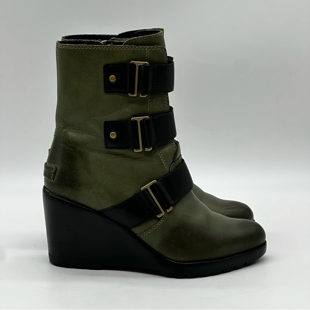 Sorel Olive and Black Heeled Boots